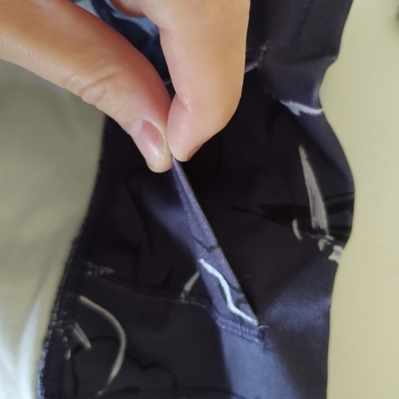 Fabletics | High-Waisted PowerHold Floral Leggings - Picture 5 of 8